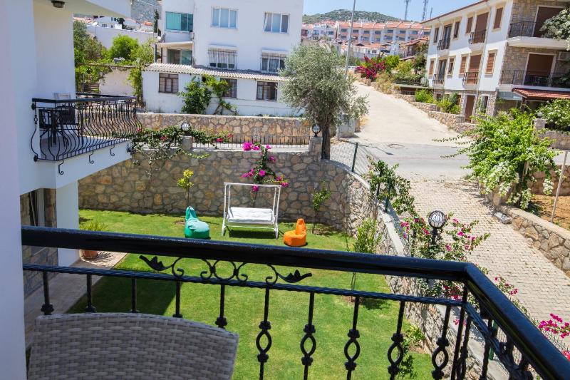 Double Room with Garden View image 3