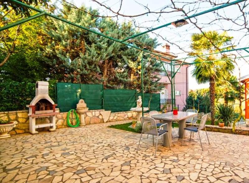 Apartment with Terrace image 2