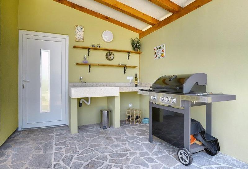Five-Bedroom House image 3
