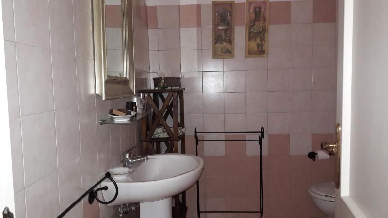 Double Room image 3