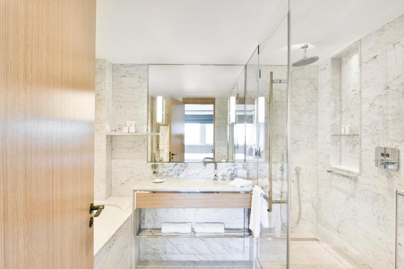 Executive Room image 4