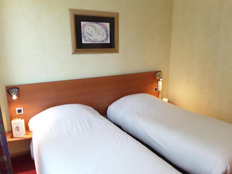 Twin Room image 2