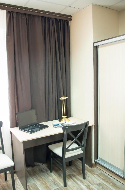 Bed in 4-Bed Male Dormitory Room image 3