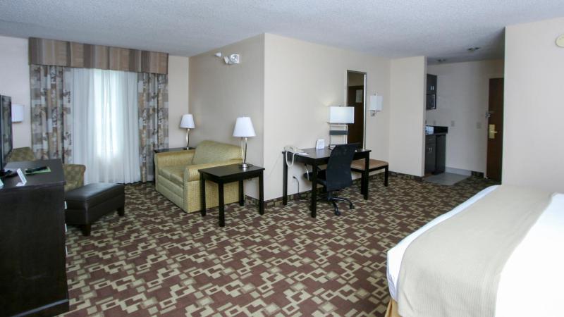 Premium King Room - Non-Smoking image 2