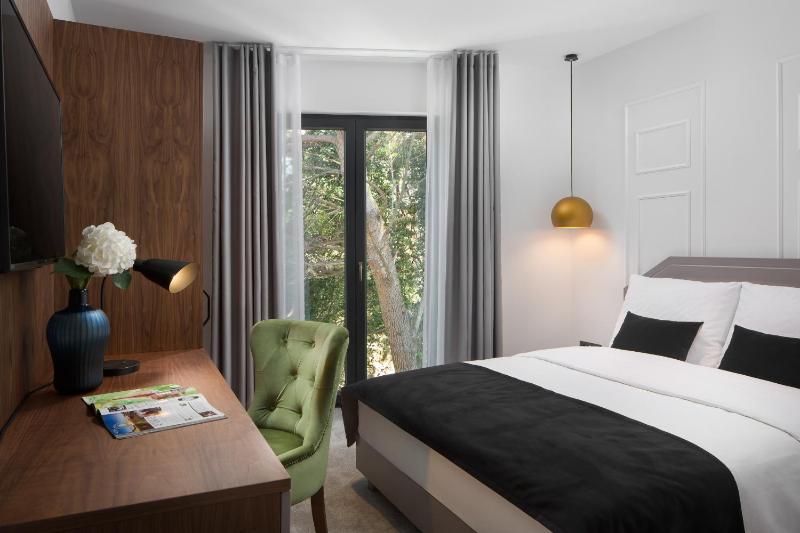 Double Room image 1