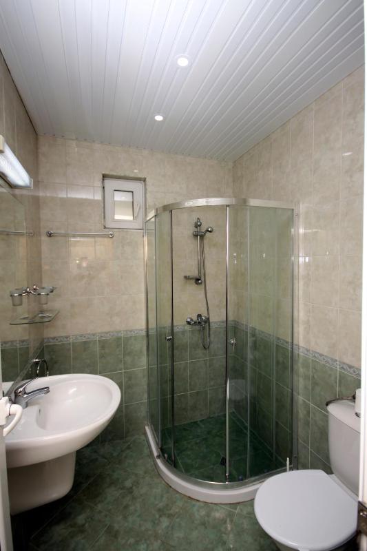 Double Room image 3