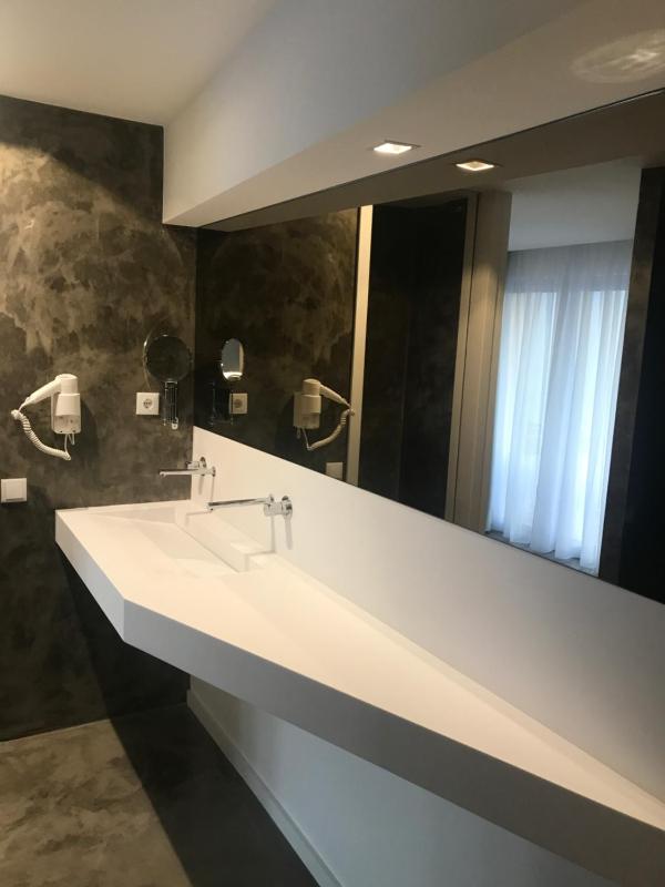 Deluxe Double Room with Spa Bath  image 2