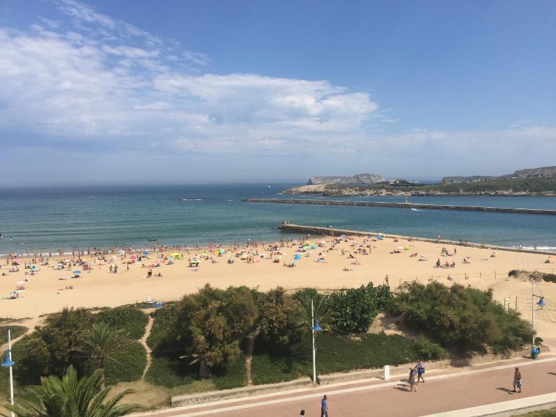 Standard Twin Room with Sea View image 3