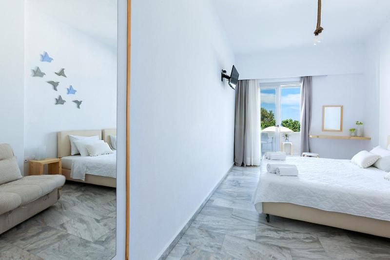 Standard Double Room with Sea View image 2