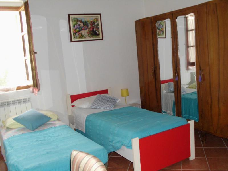 One-Bedroom Apartment image 3