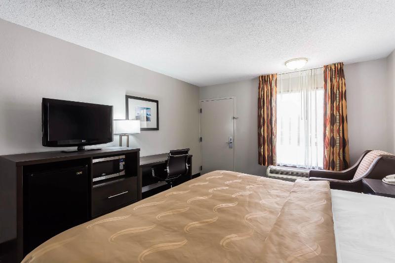 King Room - Non-Smoking image 2