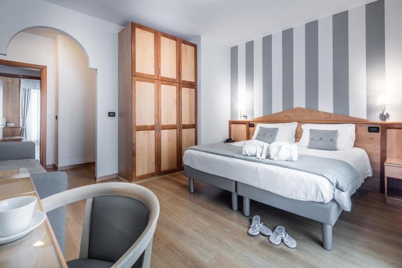 Double Room image 1