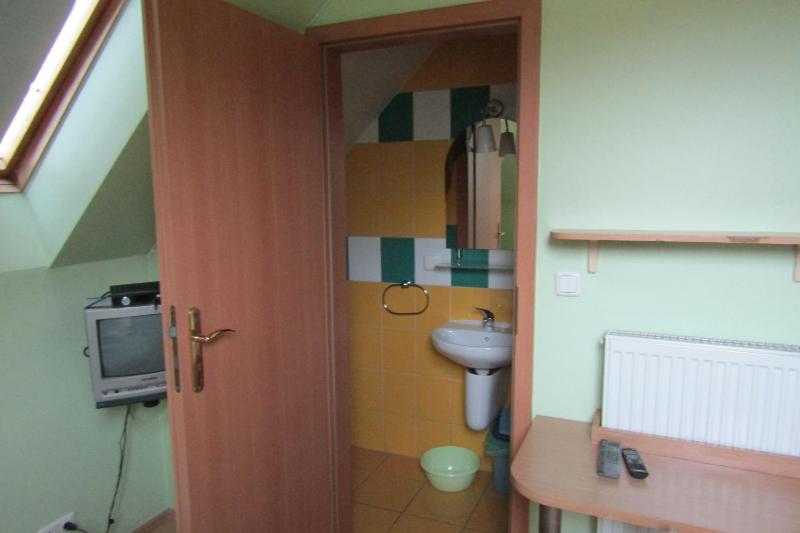 Triple Room with Private Bathroom image 2