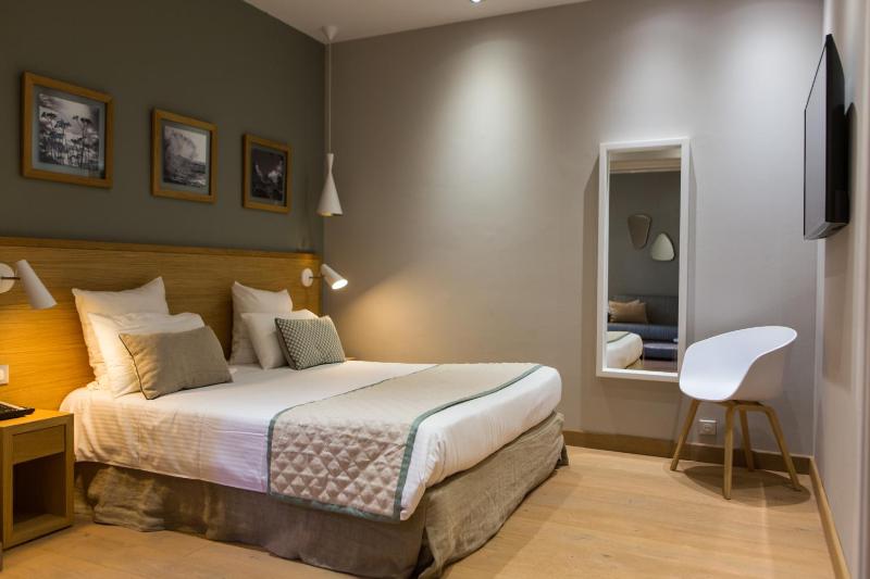 Junior Suite with Garden View image 4