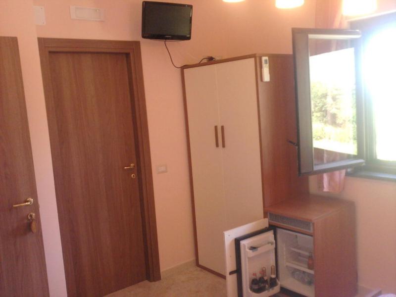 Double Room image 3