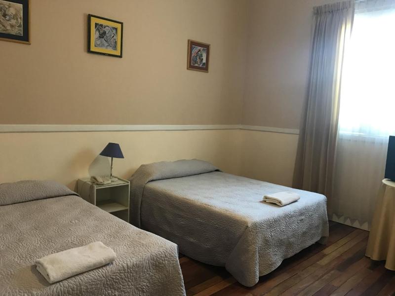 Double or Twin Room image 2