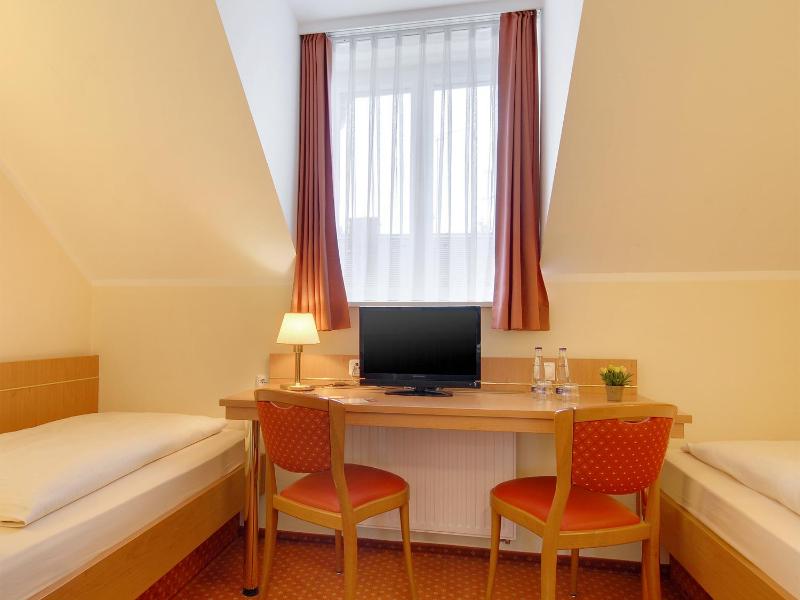 Superior Suite image 4