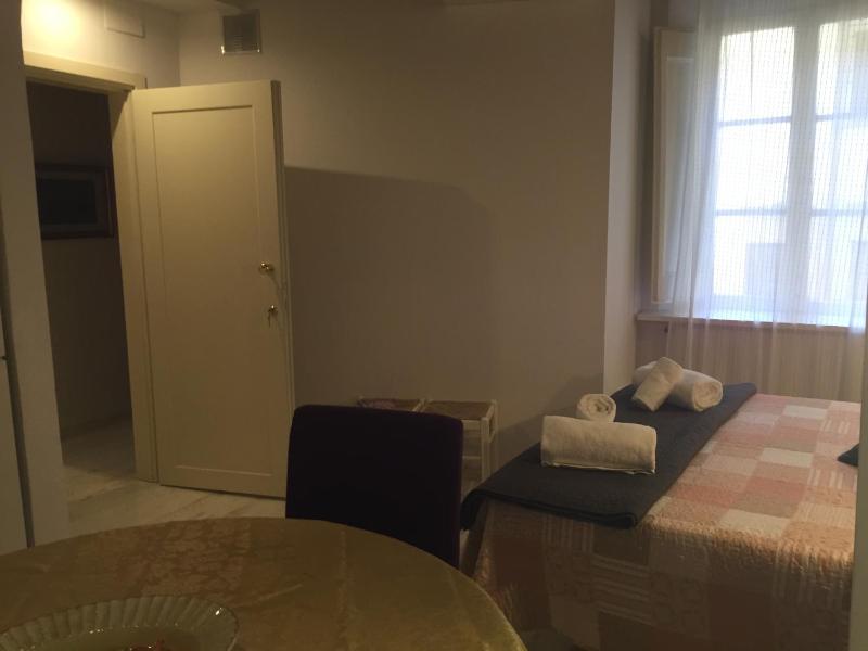Studio Apartment image 3