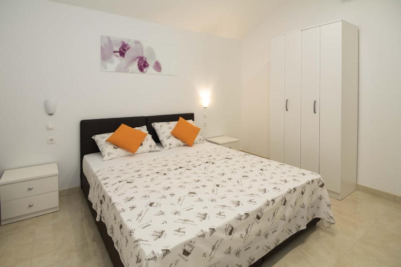 Twin Room image 1