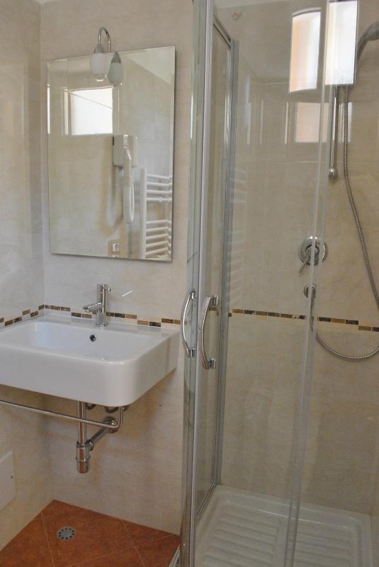Triple Room image 3
