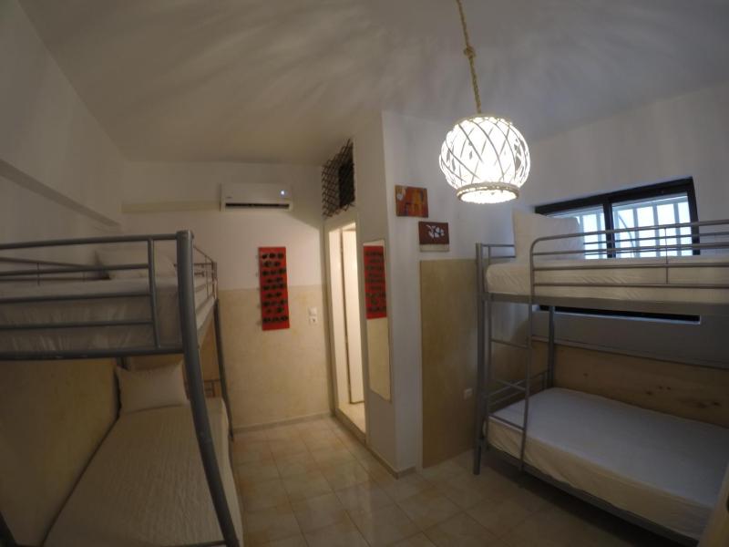 Bed in 4-Bed Mixed Dormitory Room image 4