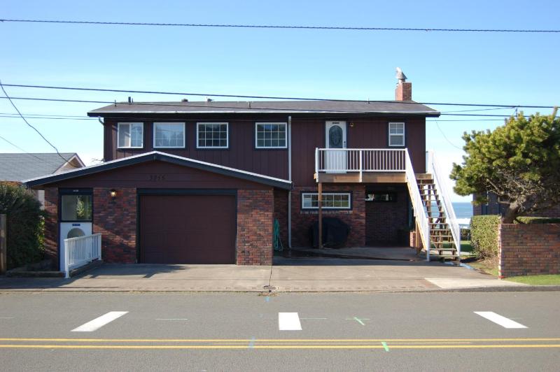 Three-Bedroom House image 3