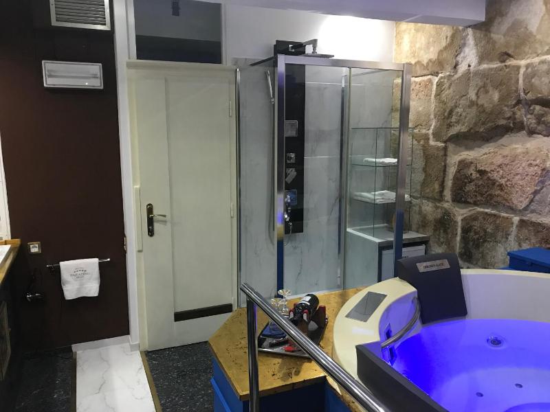 Deluxe Apartment image 3