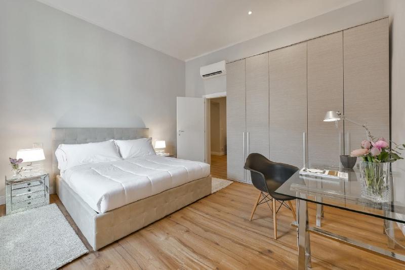 Apartments Florence - Santa Croce Deluxe - image 6