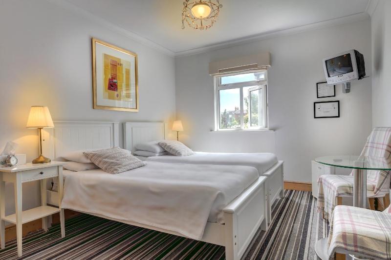 Double or Twin Room image 2