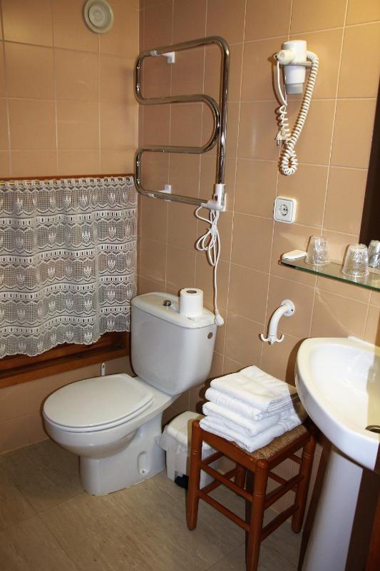 Seven-Bedroom House image 2