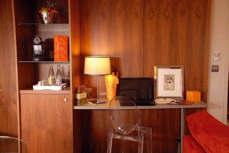 Deluxe Suite image 3