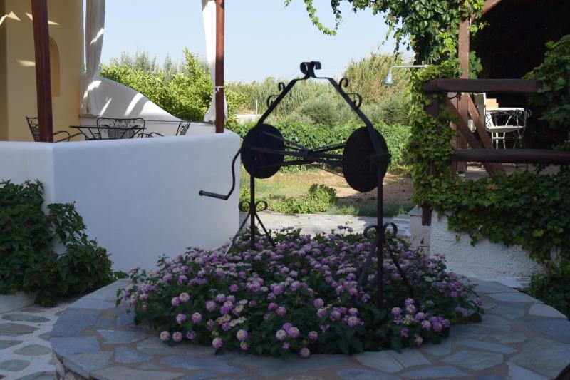 Tzane Studios & Apartments - Steps away from Golden Beach - image 8
