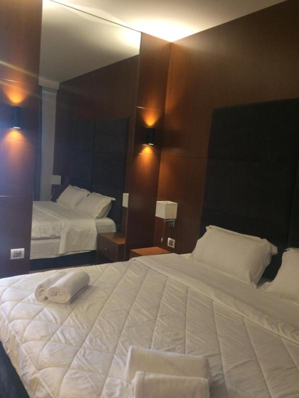 Deluxe Family Suite image 1