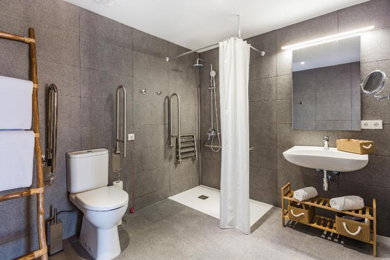 Double Room - Disability Access image 3