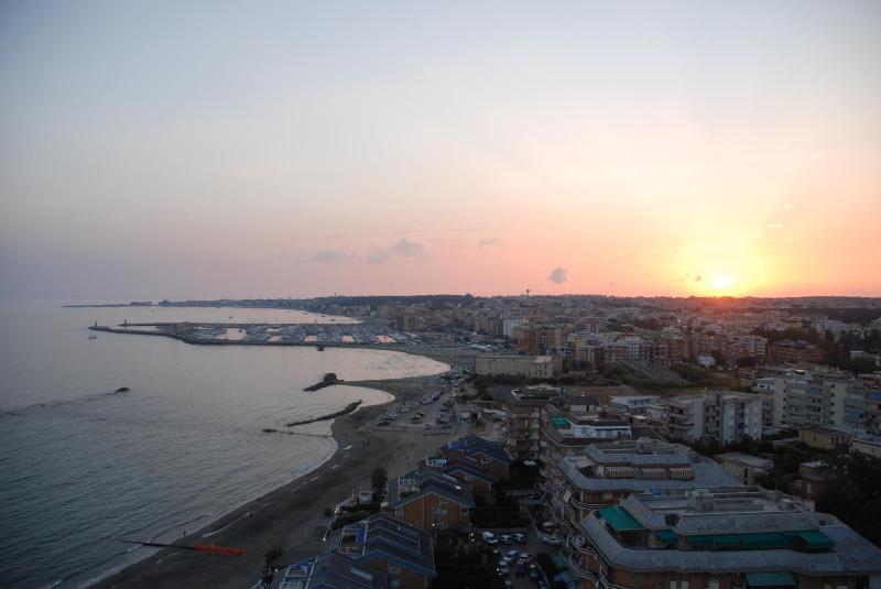 Studio with Sea View image 1