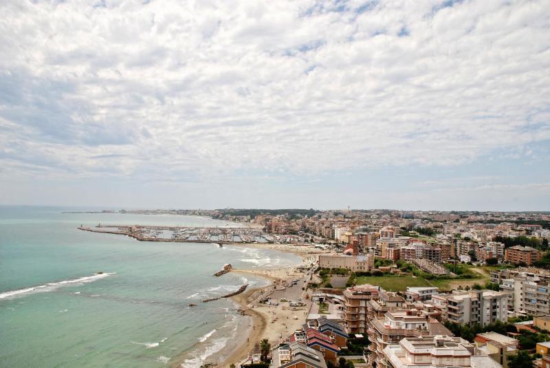 Studio with Sea View image 2