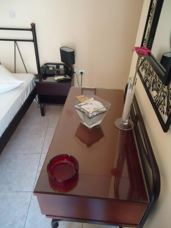 Standard Twin Room image 1
