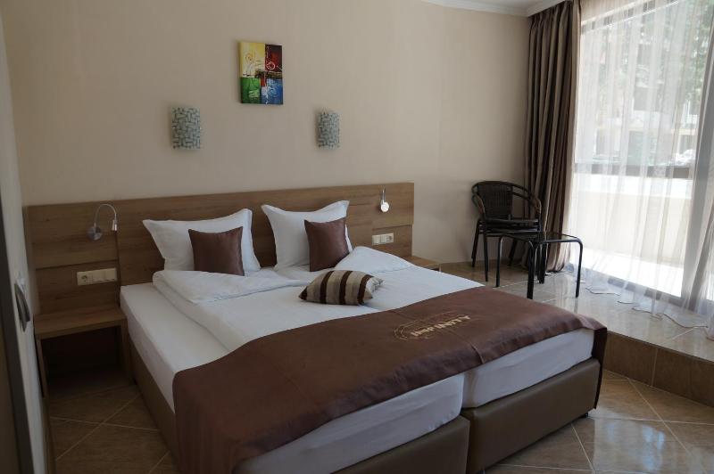 Economy Twin Room - Ground Floor image 3