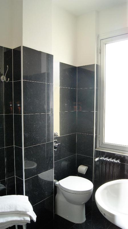 Economy Double Room image 1