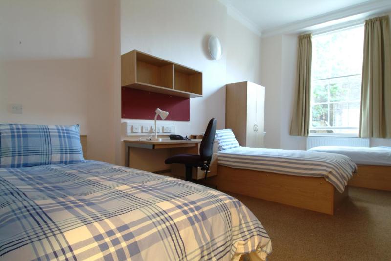 Twin Room image 1
