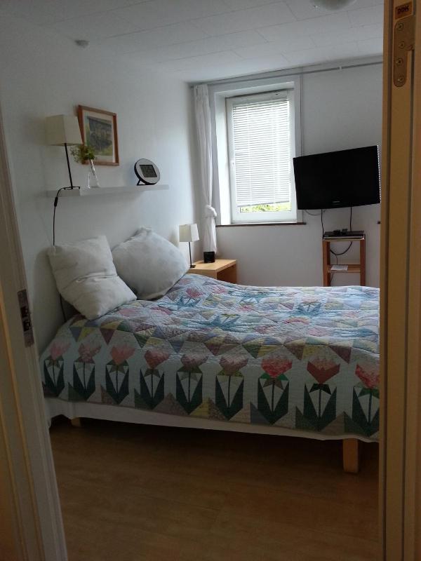 Double Room with Bathroom image 4