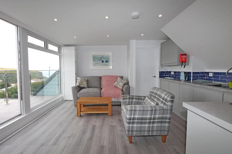 One-Bedroom Apartment with Sea View  - No Dogs image 4