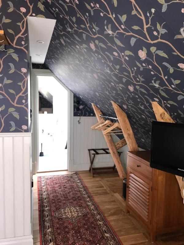 Double Room with Balcony and Sea View image 2