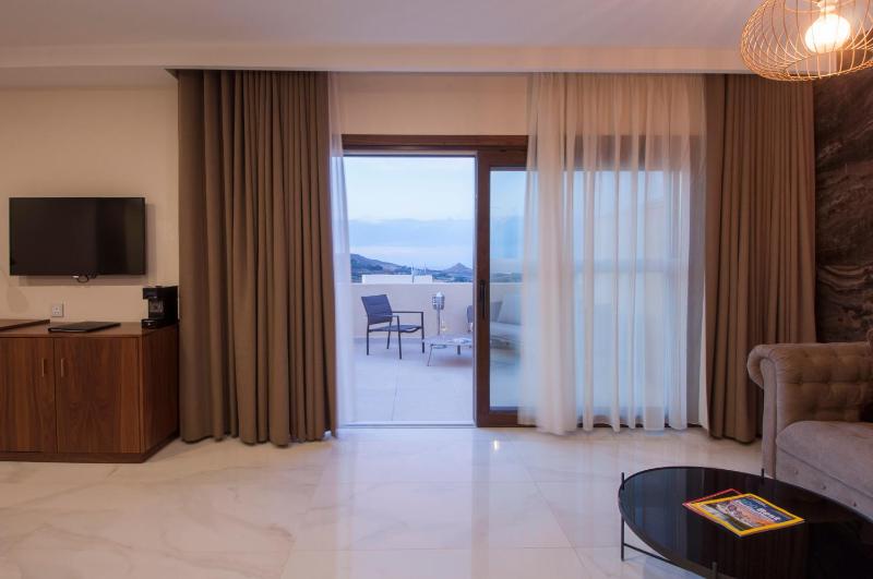 Junior Suite with Hot Tub and Terrace image 2