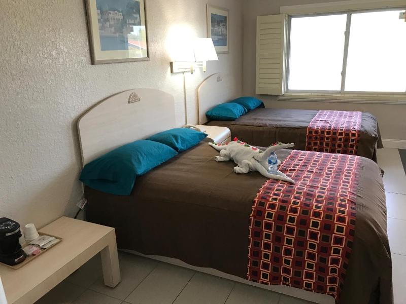 Double Room with Two Double Beds- Non Smoking image 2