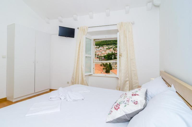 King Room image 2