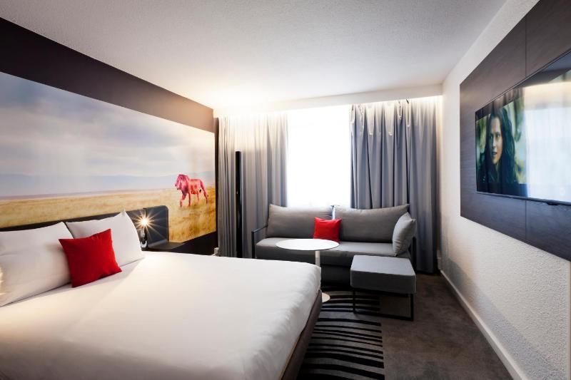 Classic Double Room with Sofa image 1