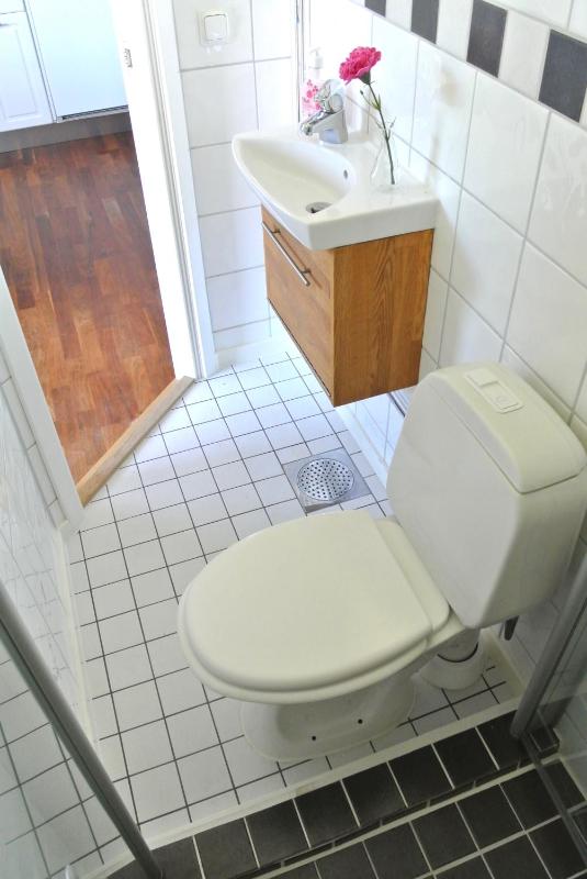 Single Room with Lake View image 2