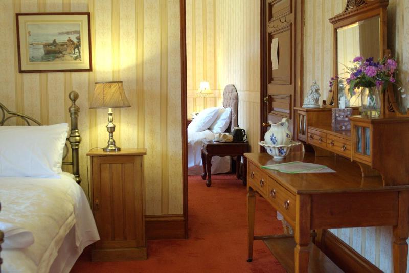 Family Room image 2