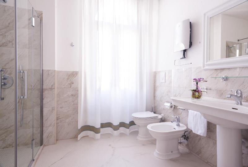 Suite image 2